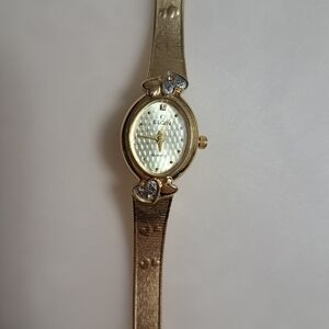 Vintage Gold Tone Elgin Watch With Heart Accents